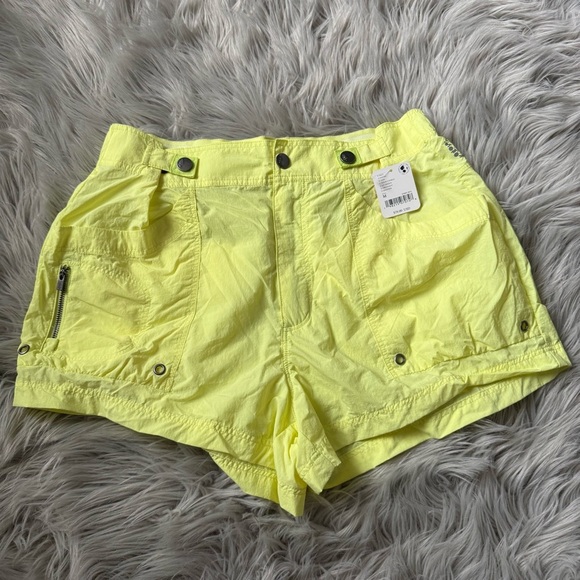 FREE PEOPLE New Heights Shorts in Sour Citrus Size Medium NWT - Picture 7 of 12